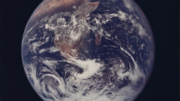 The Blue Marble, the first fully illuminated photo of Earth taken by a human in 1972. - Sputnik International