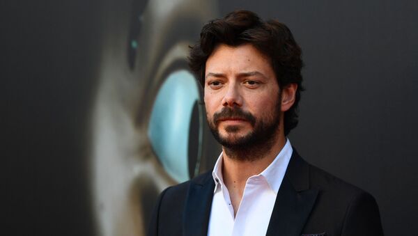 Spanish actor Alvaro Morte poses during a photocall for the presentation of Spanish TV show La Casa de Papel 3rd season  on July 11, 2019 in Madrid.  - Sputnik International