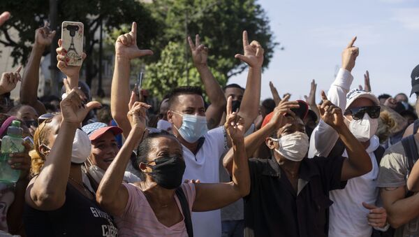 Anti-government protesters march in Havana, Cuba, Sunday, July 11, 2021 - Sputnik International