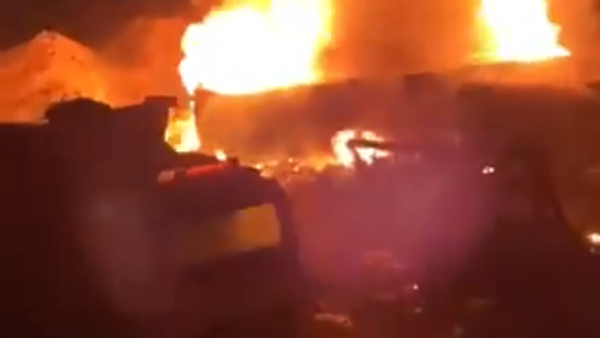 Explosion of a fuel tanker early on Sunday in Akkar, in northern Lebanon, August 15, 2021 - Sputnik International