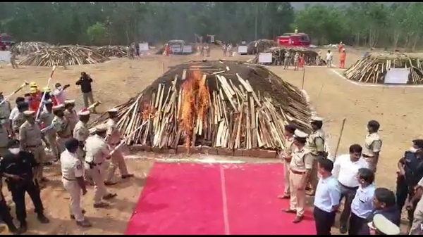 India's Andhra Pradesh police burn 200,000 kg of marijuana - Sputnik International