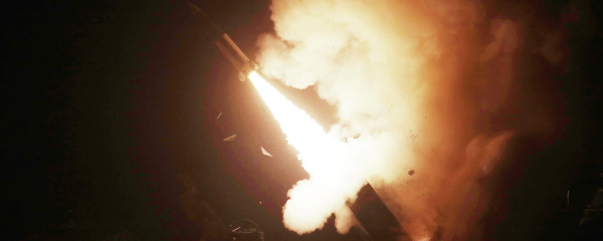An Army Tactical Missile System (ATACMS) missile is fired during a military drill  - Sputnik International, 1920, 08.08.2023