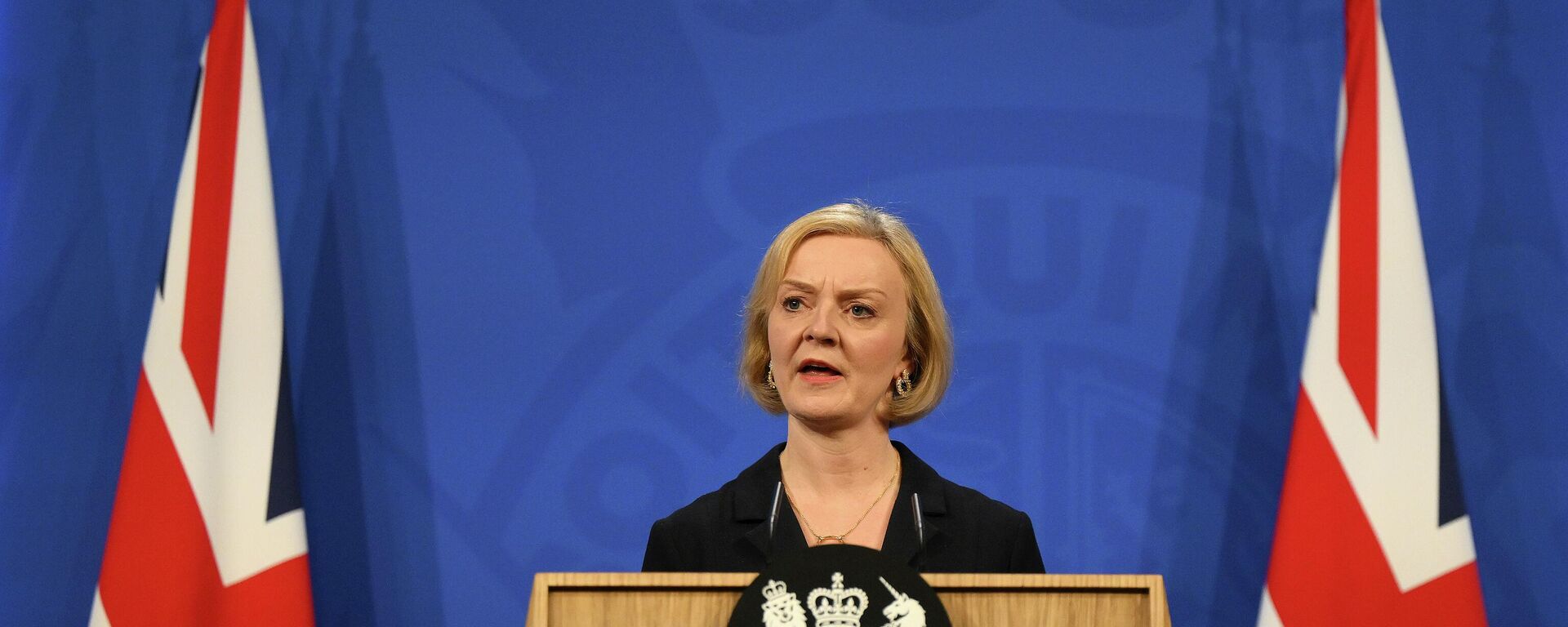 Britain's Prime Minister Liz Truss gives a press conference at 10 Downing Street Britain's Prime Minister Liz Truss gives a press conference at 10 Downing Street - Sputnik International, 1920, 14.10.2022