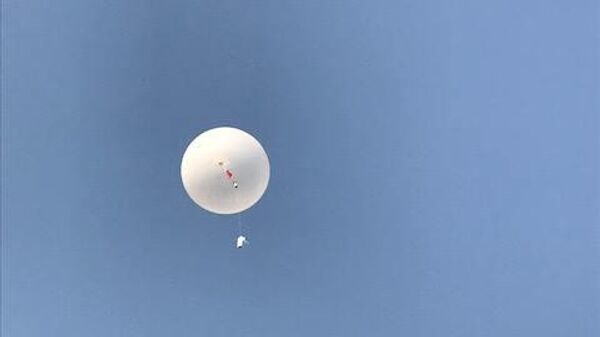 A US weather balloon launched to gather weather data close to the Meyers Fire area in Montana in September 2017 - Sputnik International