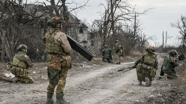 Russian troops carry out humanitarian demining of the liberated Avdeyevka - Sputnik International
