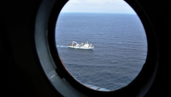 Russian trawler, the same type as Dalny Vostok, takes part at a rescue operation in the Sea of Okhotsk - Sputnik International