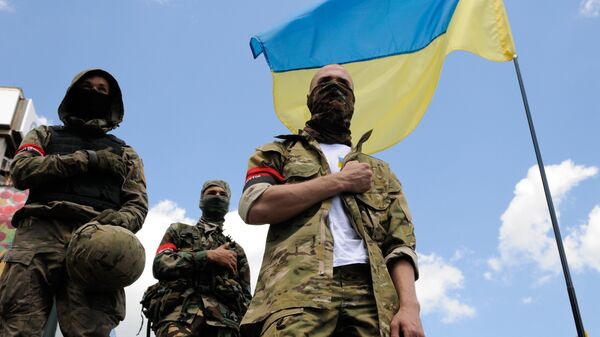 Supporters of the Right Sector radical movement during a people's veche (assembly) on Independence Square. - Sputnik International