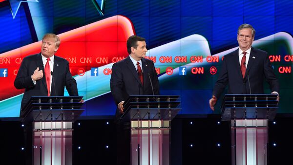 Republican presidential hopefuls Donald Trump (L), Ted Cruz (C) and Jeb Bush (R) on stage at the Republican Presidential Debate, hosted by CNN, at The Venetian Las Vegas on December 15, 2015 in Las Vegas, Nevada. - Sputnik International