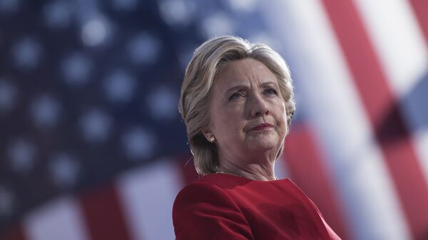 Democratic presidential nominee Hillary Clinton speaks during a rally outside the University of Pittsburgh's Cathedral of Learning November 7, 2016 in Pittsburgh, Pennsylvania. - Sputnik International