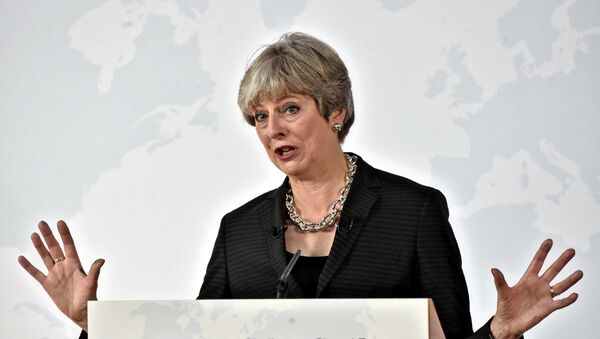 British Prime Minister Theresa May gestures as she delivers her speech in Florence, Italy September 22, 2017 - Sputnik International