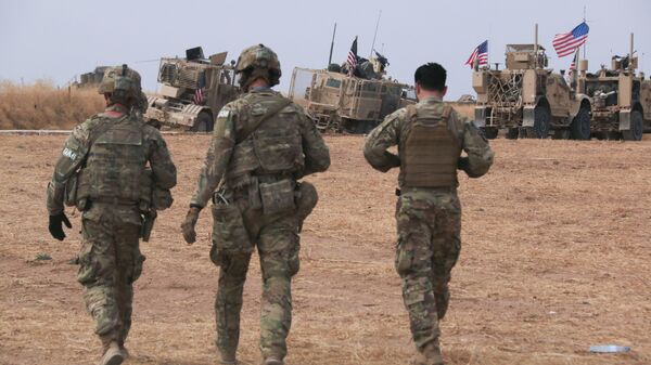 American military convoy stops near the town of Tel Tamr, north Syria, Sunday, Oct. 20, 2019 - Sputnik International